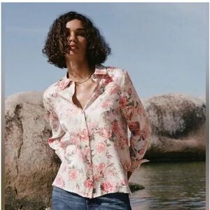 Zara Metallic thread Floral Print Shirt-Floral Button-Up Shirt. Size M
